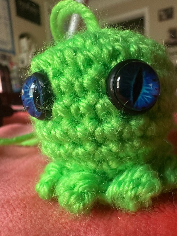 Little green glowy eyed alien