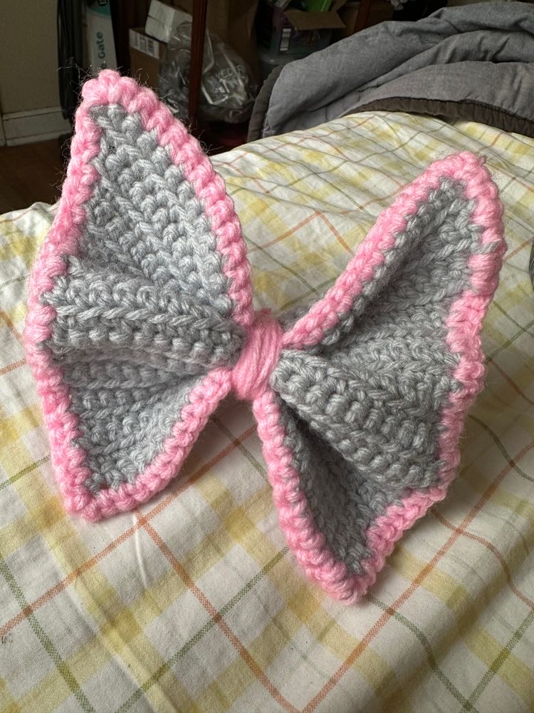 Cute large lightweight hair bows 